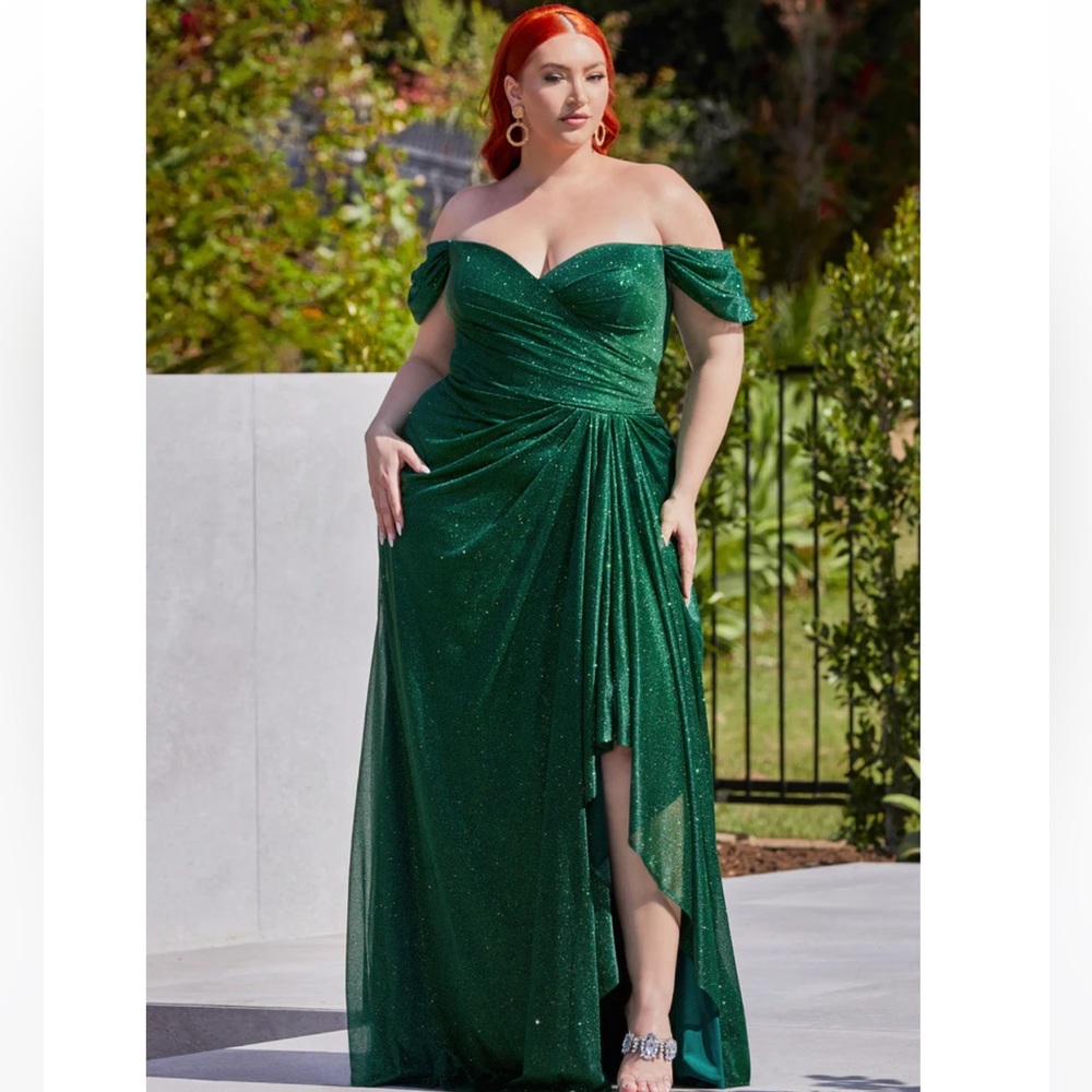 NWT LaDavine Emerald Sparkle Prom Gown